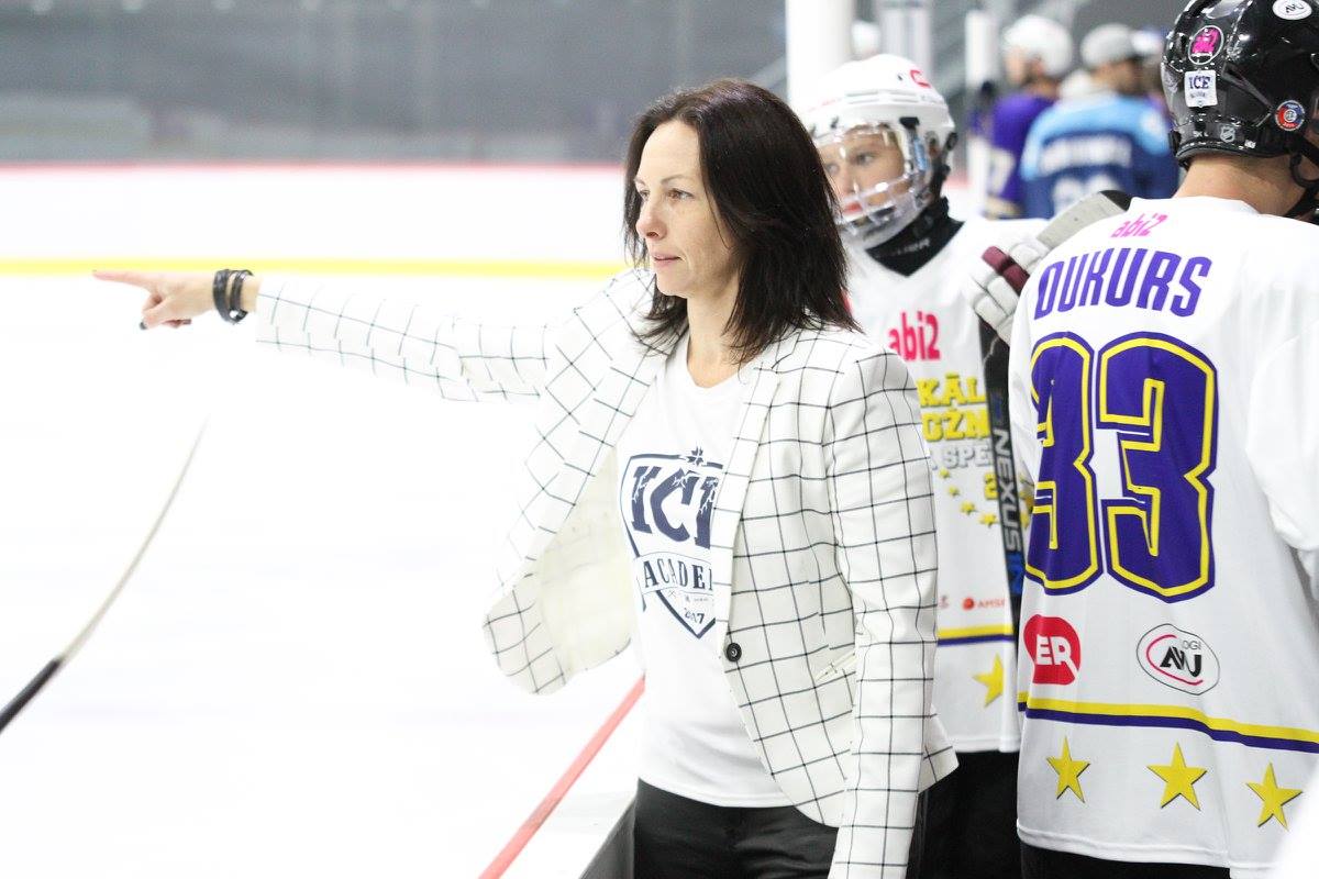 Ice Academy Foto