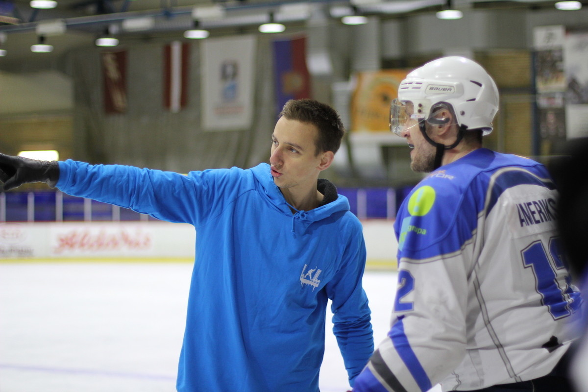 Ice Academy Foto